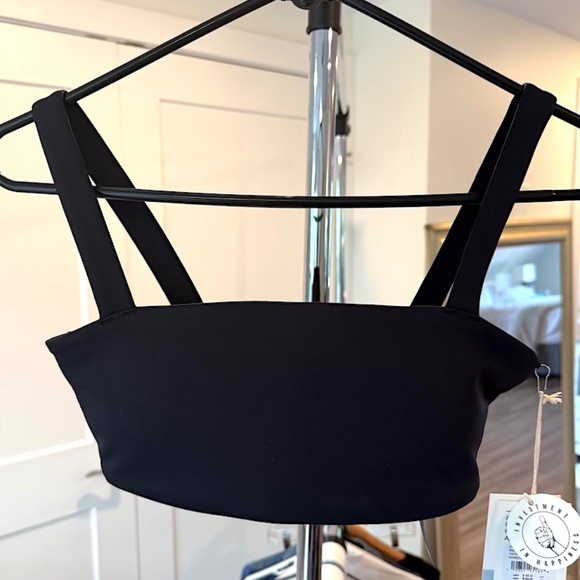 Vuori Evolve Square Neck Bra in Black - Small (NWT) - Picture 3 of 10